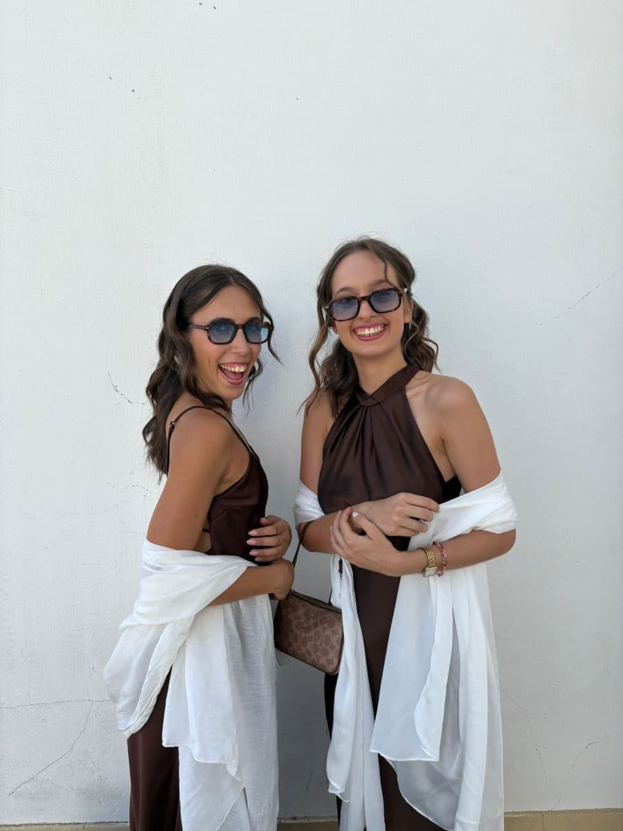 [ As fundadoras — as duas Kikas ]